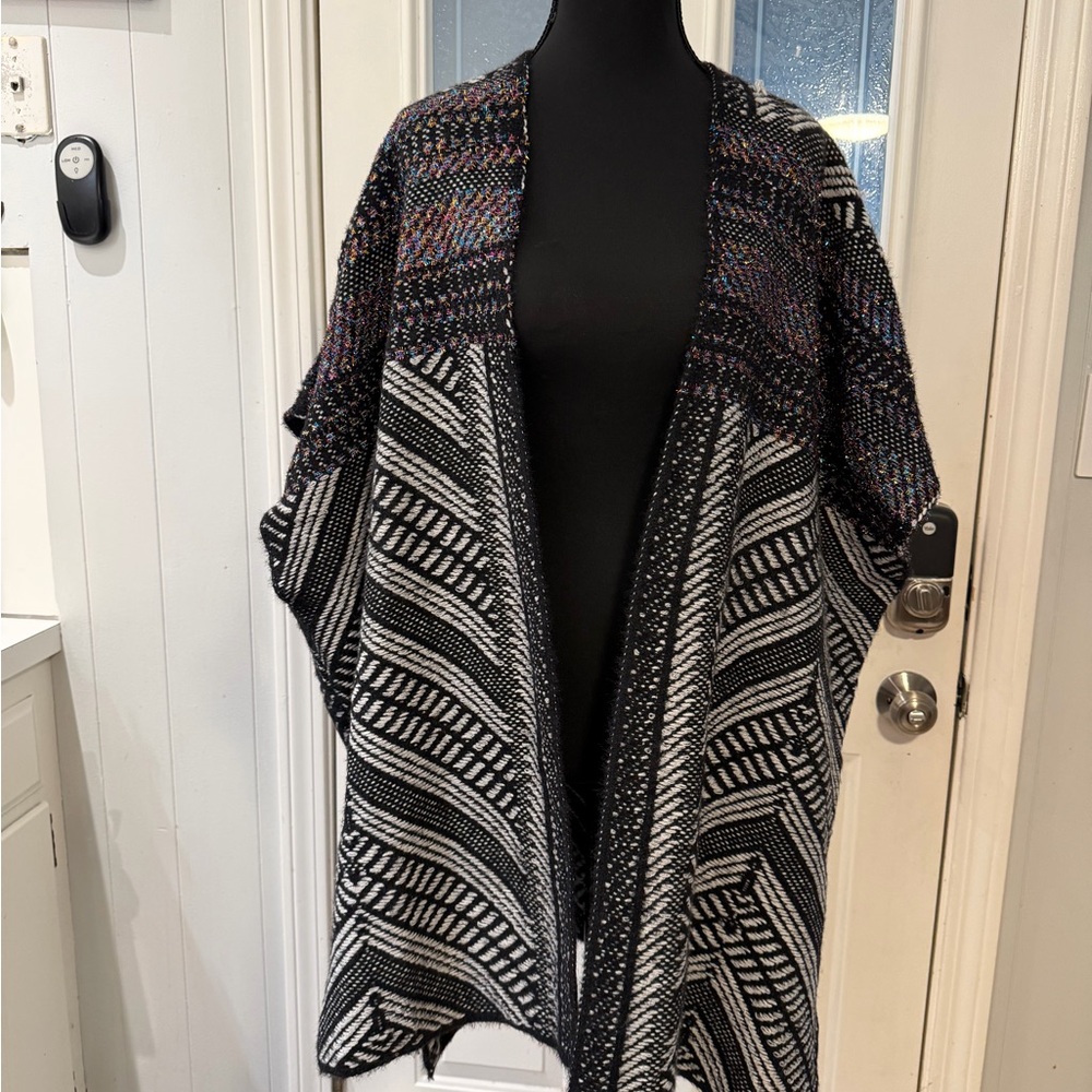 Molly Bracken Black and White Geometric Poncho